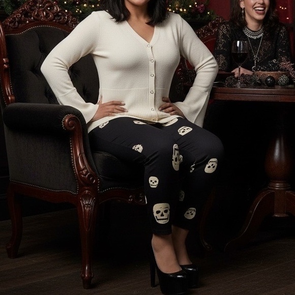 TORRID Skulls Full Length Signature Waist Premium Legging NWT Size 4X - Picture 11 of 16